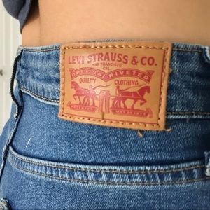 High waisted Levi’s shorts